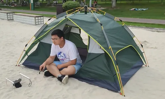 Barraca portátil para acampamento de praia à prova d'água à prova de vento